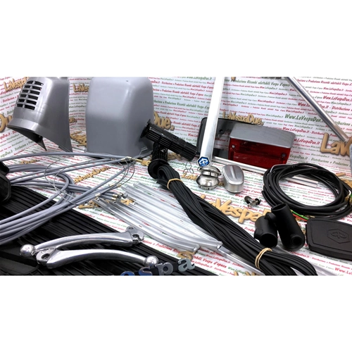 KIT DE REPUESTOS COMPLETO PARA LA RESTAURACIÓN DE UNA VESPA 50 SPECIAL DE 4 VELOCIDADES, CON SISTEMA ELÉCTRICO INCLUIDO.