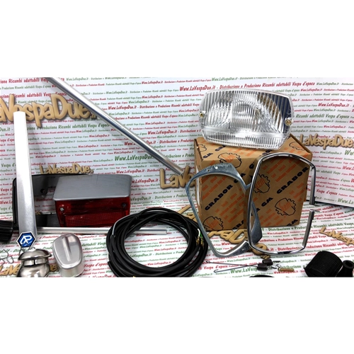 KIT DE REPUESTOS COMPLETO PARA LA RESTAURACIÓN DE UNA VESPA 50 SPECIAL DE 4 VELOCIDADES, CON SISTEMA ELÉCTRICO INCLUIDO.