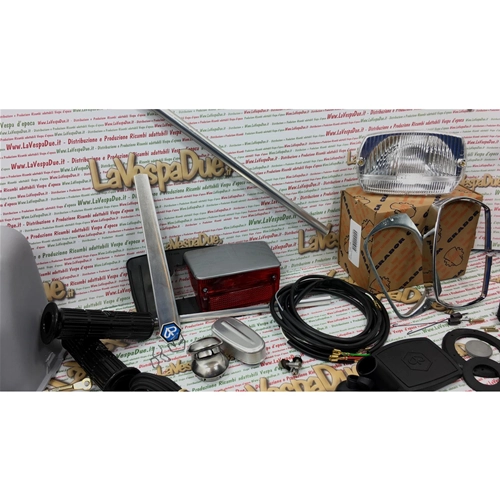 KIT DE REPUESTOS COMPLETO PARA LA RESTAURACIÓN DE UNA VESPA 50 SPECIAL DE 4 VELOCIDADES, CON SISTEMA ELÉCTRICO INCLUIDO.