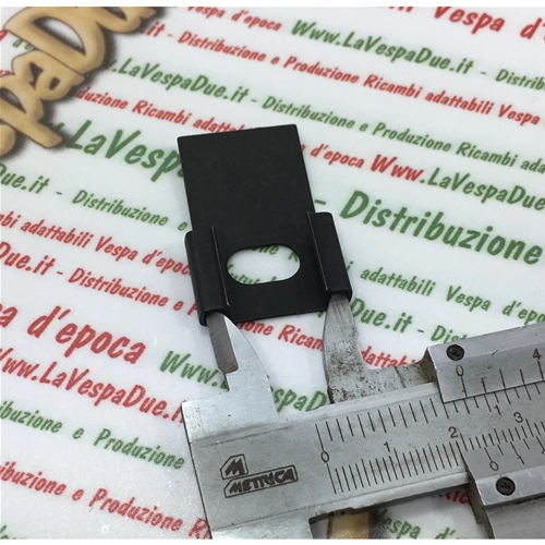 PLACA DE REFUERZO DE CHAPA METÁLICA PARA SOPORTES DE CABALLETE CENTRAL PARA VESPA 50 125 150 80 160 180 200 PX PE VBA VBB SPRINT TS GT GTR T5 RO 258555