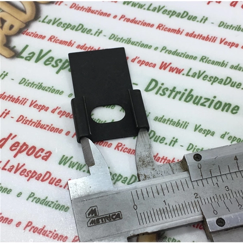 PLACA DE REFUERZO DE CHAPA METÁLICA PARA SOPORTES DE CABALLETE CENTRAL PARA VESPA 50 125 150 80 160 180 200 PX PE VBA VBB SPRINT TS GT GTR T5 RO 258555