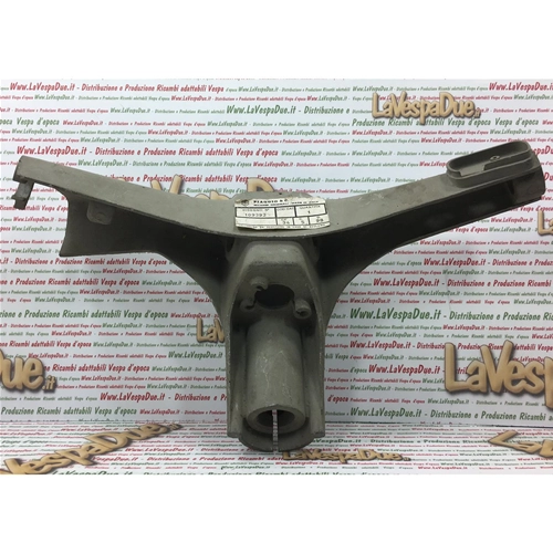 APE HANDLEBAR BODY ORIGINAL PIAGGIO WAREHOUSE BACKGROUND FOR APE MP 500 550 RO 109393