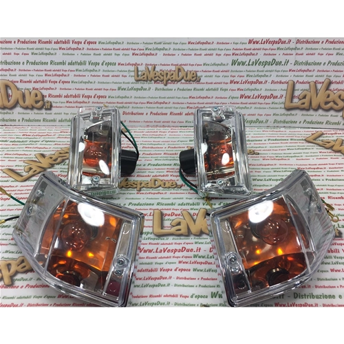 Satz mit 4 verchromten Blinkern für vorne und hinten mit klaren Gläsern, inklusive Glühbirnen, für VESPA 80, 125, 150, 200 PX PE ARCOBALENO – ZUGELASSENES PRODUKT