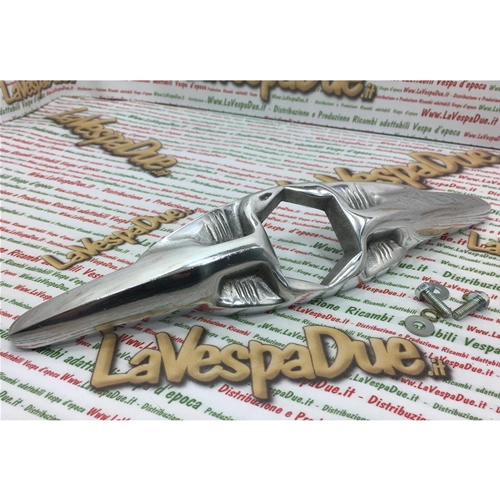 Accessorio nasello fregio decorativo centrale per scudo stemma PIAGGIO per VESPA 125 150 180 200 scudetto esagonale tipo grande 42 mm 152290