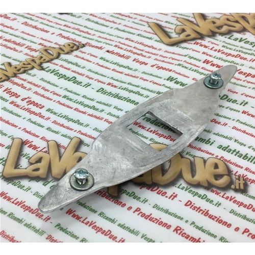 Accessorio nasello fregio decorativo centrale con ali per scudo stemma PIAGGIO per VESPA 50 prima serie misura mm 24X32