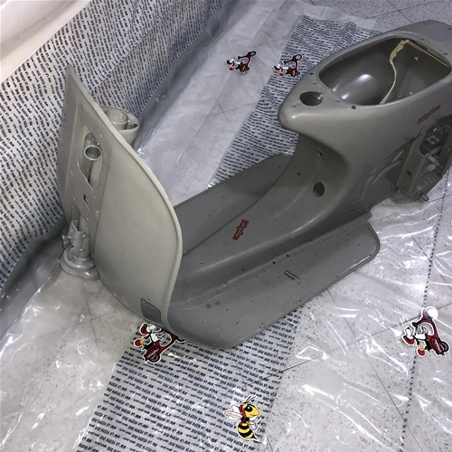 Neuer LML-Komplettschutzrahmen, passend für VESPA PX PE 125, 150 und 200 ab Baujahr 1998 mit Motorhaubenöffnung unter dem Sitz