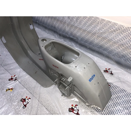 Neuer LML-Komplettschutzrahmen, passend für VESPA PX PE 125, 150 und 200 ab Baujahr 1998 mit Motorhaubenöffnung unter dem Sitz