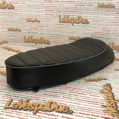 Schwarzer Sattel, Modell SPORT, für VESPA 50 90 NLR SPECIAL 125 PRIMAVERA ET3 mit 50 90 SS Öffnung