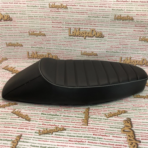 Schwarzer Höckersitz, SPORT-Modell, für VESPA 80 125 150 200 VNA VNB VBA VBB GT GTR SUPER TS GL SPRINT SUPER PX PE LUSSO 98 MY, schwarz, gesteppt, verstellbar