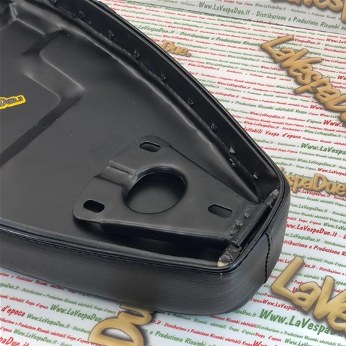 Schwarzer Höckersitz, SPORT-Modell, für VESPA 80 125 150 200 VNA VNB VBA VBB GT GTR SUPER TS GL SPRINT SUPER PX PE LUSSO 98 MY, schwarz, gesteppt, verstellbar