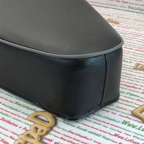 Asiento negro para VESPA 125 150 TS SPRINT SUPER GL GT GTR, adaptable a VNA VBA VNB VBB, con asa de pasajero de plástico rígido y apertura mediante botón pulsador.
