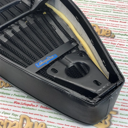 Asiento negro para VESPA 125 150 TS SPRINT SUPER GL GT GTR, adaptable a VNA VBA VNB VBB, con asa de pasajero de plástico rígido y apertura mediante botón pulsador.