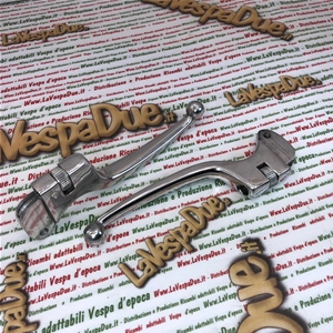Pair of adjustable sports levers in polished aluminum for brake and clutch with cable adjusters for VESPA 125 150 VNB VBB models from the 60s
