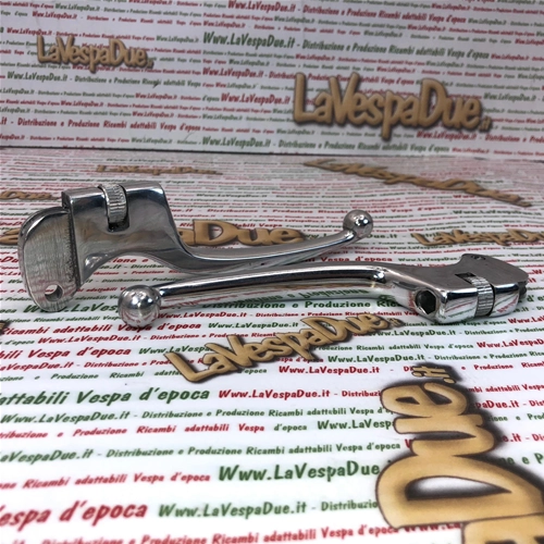 Pair of adjustable sports levers in polished aluminum for brake and clutch with cable adjusters for VESPA 125 150 VNB VBB models from the 60s