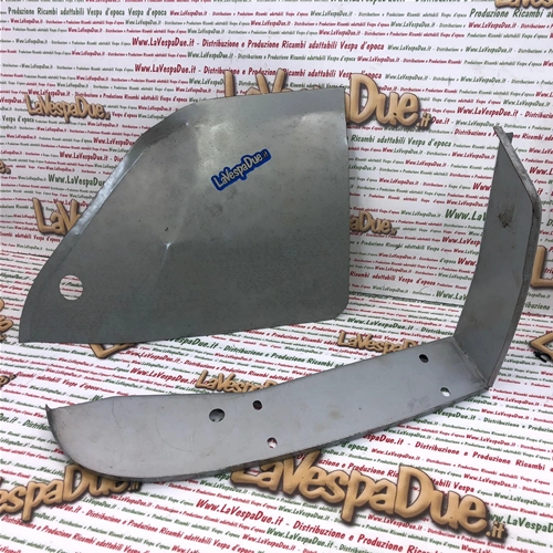 Linke Motorhaubenverkleidung, unterer Kofferraumboden, VESPA 125 PRIMAVERA ET3