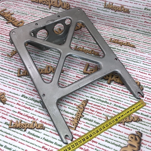 Placa portaequipajes con ganchos para cojín de asiento VESPA 125 con transmisión por varilla V15T de 1951