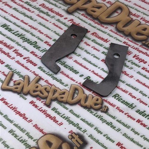 Pair of bracket plates for supporting the engine side door to the frame for VESPA 50 NRL SPECIAL SS 90 SS 125 PRIMAVERA ET3