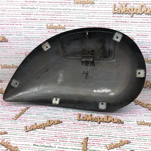 Paar Seitenverkleidungen aus Eisen für VESPA 150 GS HOFFMANN, rechts und links