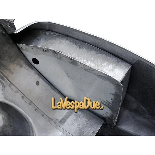 Linke Motorhaubenverkleidung, unterer Kofferraumboden, VESPA 125 PRIMAVERA ET3