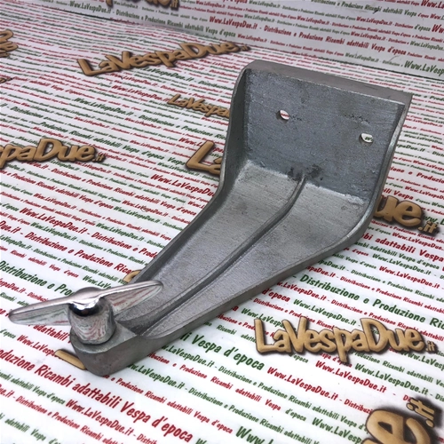 Zentralradhalterung aus Aluminium mit verchromtem Schmetterling im Inneren der Abdeckung für VESPA 125 150 VBA VBB VNB VBA Baujahre 58/60 für 3,50 8" geschlossene Räder