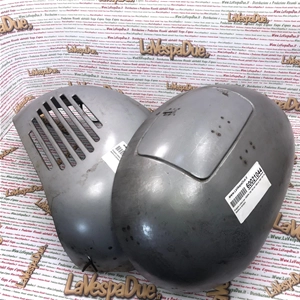 Paar Seitendeckel aus Eisen für VESPA 125/150 (Baujahre 1953–1957, VM/VN) mit abblendendem Scheinwerfer (rechts und links).