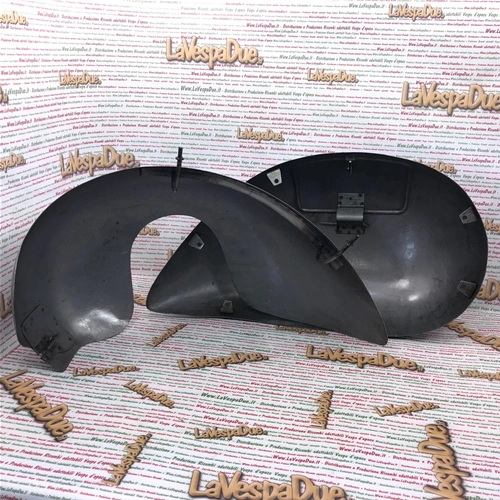Paar eiserne Seitenabdeckungen für VESPA 125 150 ACMA 1950, rechts und links