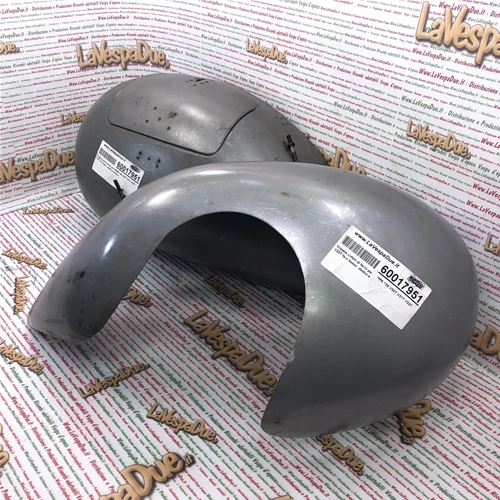 Paar Seitendeckel aus Eisen für VESPA 125 V30T V31T V32T V33T von 1949 bis 1952 mit niedrigem Scheinwerfer, Modell Roman Holiday, rechts und links