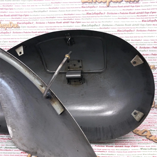 Paar Seitendeckel aus Eisen für VESPA 125 V30T V31T V32T V33T von 1949 bis 1952 mit niedrigem Scheinwerfer, Modell Roman Holiday, rechts und links