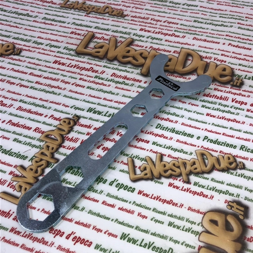 Llave de acero tratada PINASCO 25350001, específica para bloquear el volante durante el montaje. Encendidos electrónicos PINASCO FLYTECH.