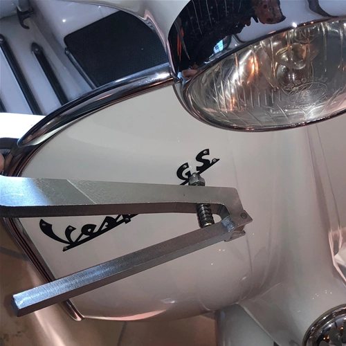 VESPA APE LAMBRETTA restoration tool kit, riveter, edge presser, assembly of shield edge, footboard strips and plates, writings
