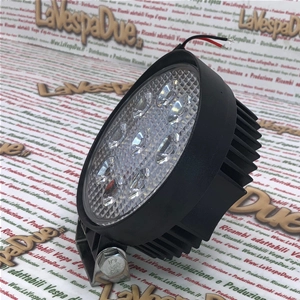 Projecteur rond additionnel universel IP67 10/30 V 24 W avec 9 LED Epistar 1750 lumens avec lentille en polycarbonate pour applications sur boucliers et arceaux de sécurité