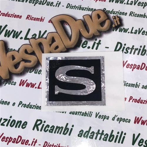 Selbstklebendes S-Schriftzugschild für den hinteren Kotflügel des Piaggio CIAO SPECIAL auf Aluminiumblech