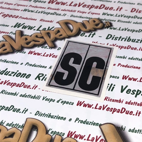 SC-Klebeschriftzug für den hinteren Kotflügel des Piaggio CIAO SC auf Aluminiumblech
