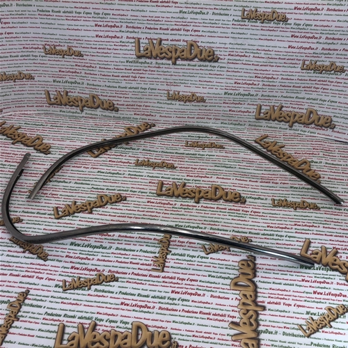 Bordo Scudo tubolare in 2 pezzi originale fondo di magazzino ULMA 044 per VESPA 180 SS 200 RALLY