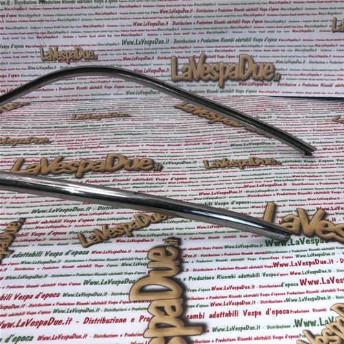 Bordo Scudo tubolare in 2 pezzi originale fondo di magazzino ULMA 044 per VESPA 180 SS 200 RALLY
