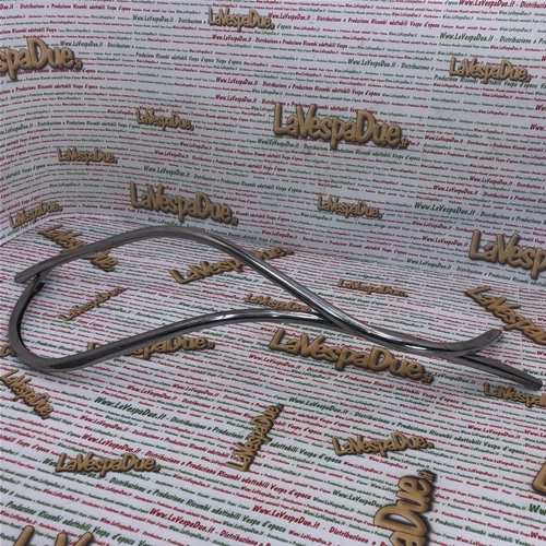 Bordo Scudo tubolare in 2 pezzi originale fondo di magazzino ULMA 044 per VESPA 180 SS 200 RALLY