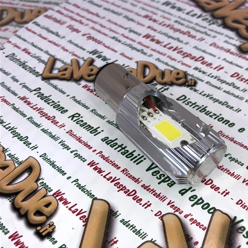 Ampoule LED type BA20D 12 W 8 - 32 Volts 1050 Lumens, température de couleur 6500 K pour VESPA, Lambretta, Ape et divers modèles 50, 125, 150, 160, 180 et 200