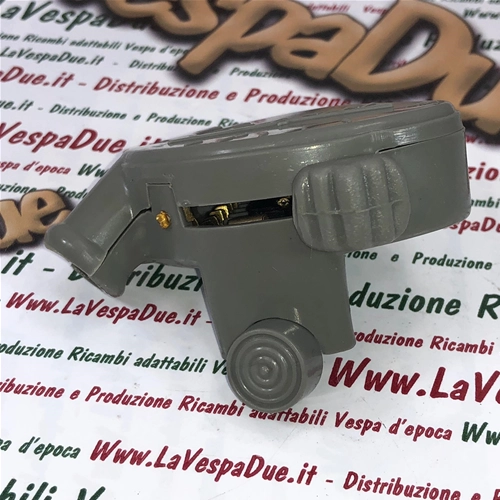 Interruptor de luces de 3 posiciones para VESPA 125 VM2T VN1T VN2T de 1954 a 1957 y 150 VL1T VL2T de 1955 a 1956. Número de pieza: 0211102.