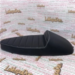 Black single-seater hump seat, SPORT model, without lock, for VESPA PX 80 125 150 200 PE LUSSO PX 98 MY, black, suitable for 125 VNA VNB GT GTR SUPER TS 150 VBA VBB GL SPRINT V. SUPER