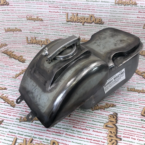 Réservoir d'essence grande capacité pour Vespa 125 6, Sei Giorni et Sport, compatible avec les modèles VM1T, VM2T, VU1T et VL1T de 1952 à 1955. ACMA STRUZZO HOFFMANN - Produit artisanal