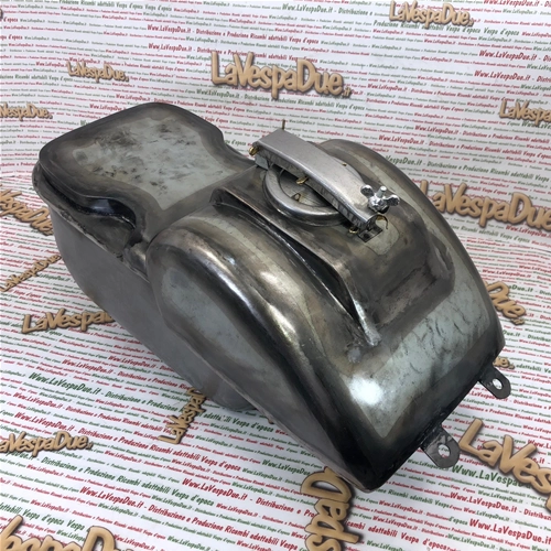 Réservoir d'essence grande capacité pour Vespa 125 6, Sei Giorni et Sport, compatible avec les modèles VM1T, VM2T, VU1T et VL1T de 1952 à 1955. ACMA STRUZZO HOFFMANN - Produit artisanal