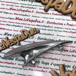 Kotflügel-Emblem, hergestellt in Italien, für Vespa 150 VL1T VL2T VL3T VB1 - VESPA GS 150 VS1T VS2T VS3T VS4T VS5T, Lochabstand 60 mm, ro 023585