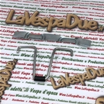 Support avec ressort de renfort interne pour le montage du cache latéral pour VESPA 125 150 VBB VNB GT GTR SPRINT VELOCE VBC VLB ro 058457