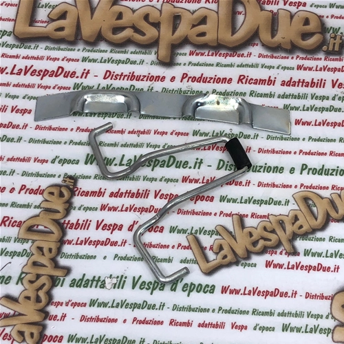 Halterung mit innenliegender Verstärkungsfeder zur Montage der Seitenabdeckung für VESPA 125 150 VBB VNB GT GTR SPRINT VELOCE VBC VLB ro 058457