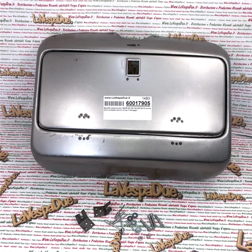 Tapa frontal para VESPA 80 125 150 200 PE PX primera serie, completa con tornillos de fijación.
