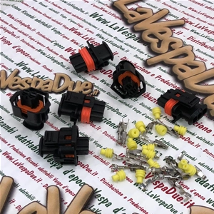 Juego de 3 soportes para conectores eléctricos BOSCH, completos con conectores y gomas para modificaciones de sistemas eléctricos en VESPA, APE y LAMBRETTA, para diversas aplicaciones.