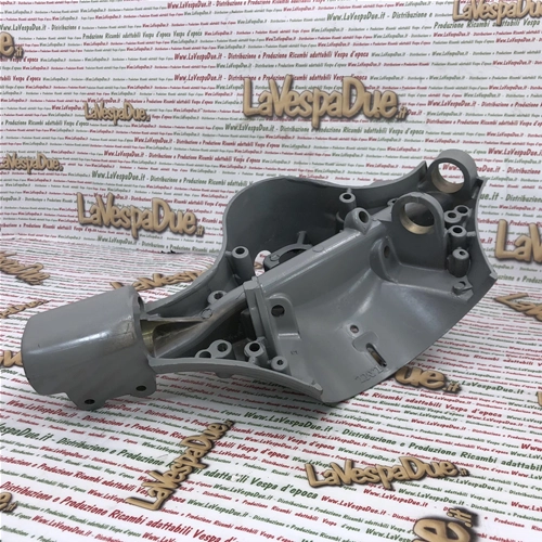 Corps de guidon inférieur LML pour Vespa PX 80, 125, 150 et 200 (freins à disque) à partir de 1997.