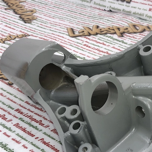 Corps de guidon inférieur LML pour Vespa PX 80, 125, 150 et 200 (freins à disque) à partir de 1997.