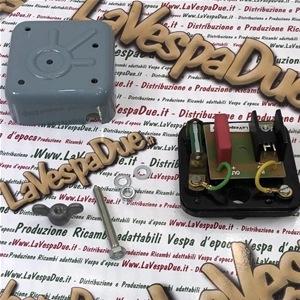 Kit redresseur pour câbles externes VESPA 150 GS VS1T et VS2T vers carte électronique : régulateur de courant avec dissipateur thermique et diode haute tension.