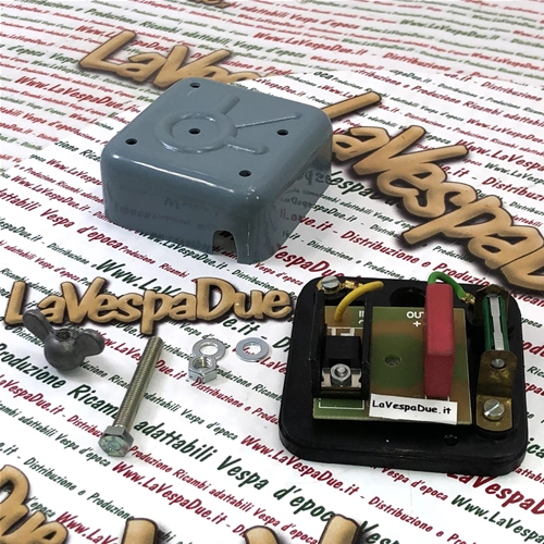 Kit redresseur pour câbles externes VESPA 150 GS VS1T et VS2T vers carte électronique : régulateur de courant avec dissipateur thermique et diode haute tension.